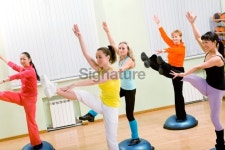 Women of Different Age Doing Step Aerobics in the Gym. 이미지 (166142529) - 게티이미지뱅크 Women of Different Age Doing Step... 
