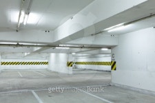 underground parking lot 이미지 (136284880) - 게티이미지뱅크 underground parking lot