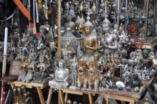 Many Buddha Statue Silver Shop 이미지 (155245994) - 게티이미지뱅크 Many Buddha Statue Silver Shop