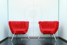 red armchair in waiting room 이미지 (135450982) - 게티이미지뱅크 red armchair in waiting room