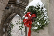 Christmas Wreath Hanging in Archway 이미지 (184366167) - 게티이미지뱅크 Christmas Wreath Hanging in Archway