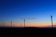power generating windmills 이미지 (174955677) - 게티이미지뱅크 power generating windmills