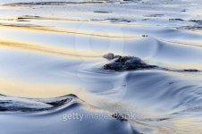 Breaking ice at sunset 이미지 (157213706) - 게티이미지뱅크 Breaking ice at sunset