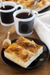 Apple and honey cake with coffee 이미지 (178372715) - 게티이미지뱅크 Apple and honey cake with coffee