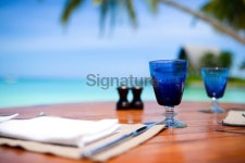 Cup On Seaside Table 이미지 (174780119) - 게티이미지뱅크 Cup On Seaside Table