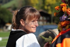 happy pretty swiss farm girl prepares cow for agricultural show 이미지 (174756370) - 게티이미지뱅크 happy pretty swiss farm... 