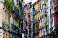 Facade detail in Casco Viejo, Bilbao 이미지 (174894978) - 게티이미지뱅크 Facade detail in Casco Viejo, Bilbao