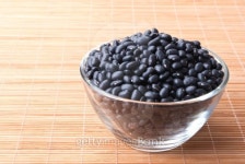 glass bowl full of black small beans 이미지 (178641609) - 게티이미지뱅크 glass bowl full of black small beans