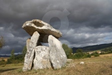 Dolmen and storm clouds 이미지 (156479225) - 게티이미지뱅크 Dolmen and storm clouds
