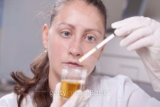 Woman making urine test 이미지 (156623386) - 게티이미지뱅크 Woman making urine test