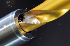 CNC lathe drilling. 이미지 (174951665) - 게티이미지뱅크 CNC lathe drilling.