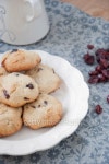Cookies with cranberries and white chocolate 이미지 (140155093) - 게티이미지뱅크 Cookies with cranberries and white chocolate