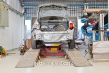 Repairing car 이미지 (177366406) - 게티이미지뱅크 Repairing car