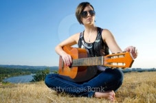 Adjusting guitar outdoors 이미지 (153172947) - 게티이미지뱅크 Adjusting guitar outdoors