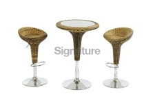 bar stool and table 이미지 (155737491) - 게티이미지뱅크 bar stool and table