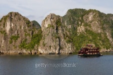 "wooden ship in ha-long bay, vietnam" 이미지 (177258321) - 게티이미지뱅크 "wooden ship in ha-long bay, vietnam"