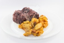 Fried chicken and black sticky rice 이미지 (183080259) - 게티이미지뱅크 Fried chicken and black sticky rice