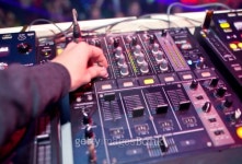 Dj mixing in night club 이미지 (451038419) - 게티이미지뱅크 Dj mixing in night club