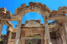 Temple of Hadrian, Ephesus, Turkey 이미지 (178590819) - 게티이미지뱅크 Temple of Hadrian, Ephesus, Turkey
