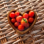 Tomatoes in Wooden Heart Shaped Bowl 이미지 (184753777) - 게티이미지뱅크 Tomatoes in Wooden Heart Shaped Bowl