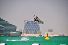 Abu Dhabi's Kite Surfer 이미지 (187097795) - 게티이미지뱅크 Abu Dhabi's Kite Surfer