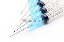 Syringe in the white background. 이미지 (451177565) - 게티이미지뱅크 Syringe in the white background.