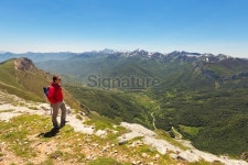man on the mountain 이미지 (174482173) - 게티이미지뱅크 man on the mountain