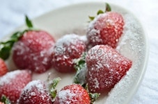 Strawberries with Sugar 이미지 (173757408) - 게티이미지뱅크 Strawberries with Sugar