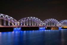 Arched Railway Bridge over the Daugava River in Riga Latvia 이미지 (176742022) - 게티이미지뱅크 Arched Railway Bridge over... 