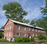 wooden house in the city 이미지 (180007142) - 게티이미지뱅크 wooden house in the city