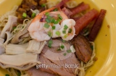 Yellow noodles. 이미지 (453671269) - 게티이미지뱅크 Yellow noodles.