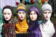 Hijab in market 이미지 (178844521) - 게티이미지뱅크 Hijab in market