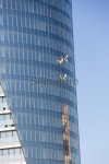 cleaning windows of modern building 이미지 (180823441) - 게티이미지뱅크 cleaning windows of modern building