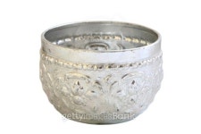 Silver bowl with Thai craft pattern isolated on white 이미지 (179115231) - 게티이미지뱅크 Silver bowl with Thai craft pattern... 