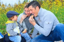 Family Picnic Field - Fun Eat Sandwich 이미지 (187443827) - 게티이미지뱅크 Family Picnic Field - Fun Eat Sandwich