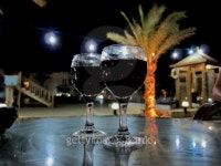red wine on vacation 이미지 (178753884) - 게티이미지뱅크 red wine on vacation