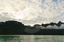 Beautiful sky mountains and river. 이미지 (175801968) - 게티이미지뱅크 Beautiful sky mountains and river.