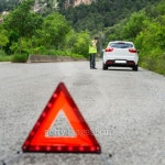 Car damaged in road mountain for help with emergency 이미지 (178779224) - 게티이미지뱅크 Car damaged in road mountain for... 