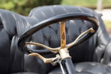 Close-up of classic car steering wheel 이미지 (180711374) - 게티이미지뱅크 Close-up of classic car steering wheel