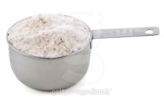 Plain / all purpose flour in an American metal cup measure 이미지 (161856911) - 게티이미지뱅크 Plain / all purpose flour in...