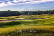 Perfect wavy ground with green grass on a golf field 이미지 (178144969) - 게티이미지뱅크 Perfect wavy ground with green grass... 