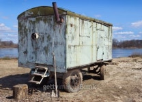 Car trailer kung in a vacant lot 이미지 (187808856) - 게티이미지뱅크 Car trailer kung in a vacant lot