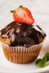 Chocolate muffin with strawberry on top 이미지 (164015458) - 게티이미지뱅크 Chocolate muffin with strawberry on top