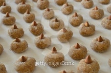 Almond Lemon Macaroons Ready to Be Baked 이미지 (183577749) - 게티이미지뱅크 Almond Lemon Macaroons Ready to Be Baked
