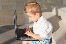 Young computer specialist 이미지 (476015133) - 게티이미지뱅크 Young computer specialist