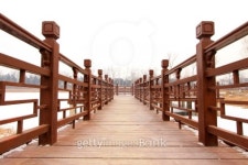 Chinese traditional style wooden bridge 이미지 (450838415) - 게티이미지뱅크 Chinese traditional style wooden bridge