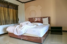 messy bedding sheets and pillow 이미지 (498736351) - 게티이미지뱅크 messy bedding sheets and pillow