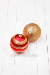 Christmass balls on a white wooden background 이미지 (524129775) - 게티이미지뱅크 Christmass balls on a white wooden background