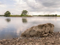 Large rock by quiet river in Doesburg, Holland 이미지 (509725837) - 게티이미지뱅크 Large rock by quiet river in Doesburg, Holland