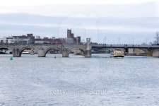 Saint Servatius Bridge over the Maas river in Maastricht, Nether 이미지 (507652047) - 게티이미지뱅크 Saint Servatius Bridge... 